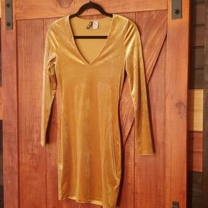 Divided H&M velour dress